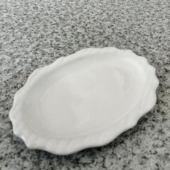 小皿 乳白色