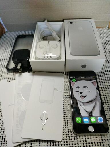 iphone7 32GB Simフリー イヤホン 充電器付き
