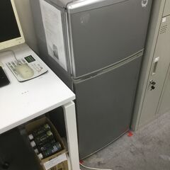 受付終了【無料/使用感あり】2ドア冷凍冷蔵庫（総内容量112ℓ／...