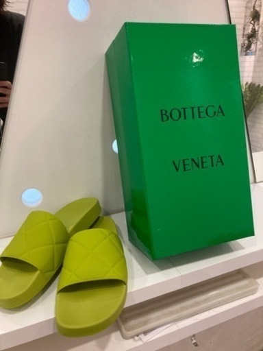 BOTTEGA VENETA メンズカーキサンダル