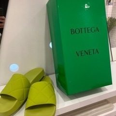 BOTTEGA VENETA メンズカーキサンダル