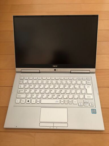 7世代のi7,8GB,SSD 256GB，13.3型,約830g　Microsoft Officeも