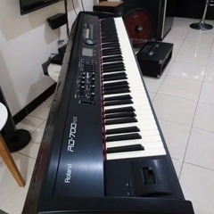 ROLAND ローランドRD700GX