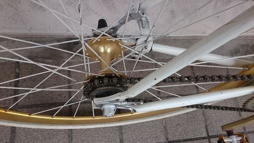 ★★ポスチーノ POSTINO【ホワイトカラー×金ディープリム ピスト・フリーギア 固定ギア 両歯対応】★★★ ポスチーノ POSTINO【ホワイトカラー×金ディープリム ピスト・フリー