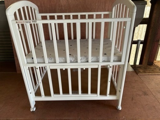 ◇KATOJI ベビーベッド◇美品◇マット付き☆