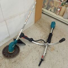 マキタ makita MUR186UD 草刈機　18V　本体のみ【バッテリー別売】【野田愛宕店】【店頭取引限定】【中古】管理番号：ITQZSIJPF6K0 マキタ makita MUR186UD 草刈機 18V 本体のみ【バッテリー別売】【野田