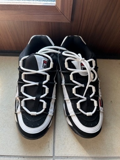 [新品‼️] FILA スニーカー