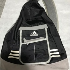 adidas 肩掛けリュック