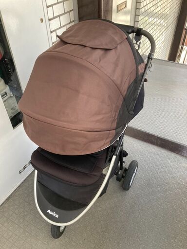 良品　アップリカ　スムーヴ　ベビーカー　三輪バギー　スムーブ　Aprica　未使用　レインカバー付き