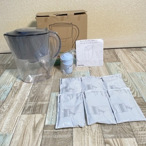 【新品未開封】タッパーウェア　ウォーターフィルターピッチャー　浄水器　ポット型