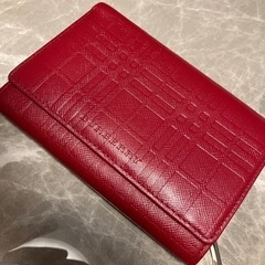 BURBERRY 財布 折りたたみ 下げます