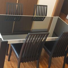 5千円値下げしました！椅子４脚付き高級ダイニングテープル