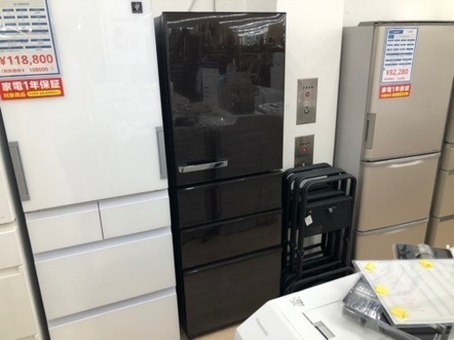 AQUAの4ドア冷蔵庫(AQR-SV66H)のご紹介です