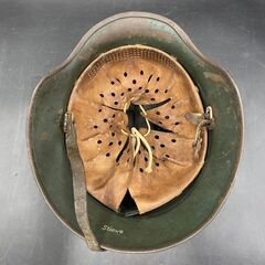 当時物】 軍用品 まとめ ガスマスク 革脚絆 ドイツ ヘルメット 鉄兜 