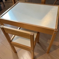 IKEA 子供用机椅子セット