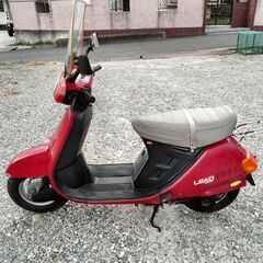 ホンダのリード80cc　エンジンセル一発始動です。当時物の旧車です。