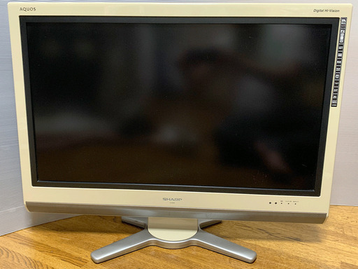 7987 SHARP/シャープ 液晶テレビ LC-32D30を、直接引き取りに来て頂ける方に、3,000円でお譲りいたします。