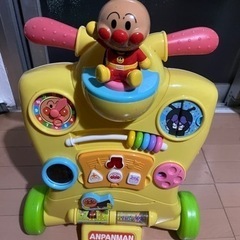 アンパンマン　おもちゃ　車