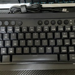 K632-RGBTI 赤軸メカニカルキーボード