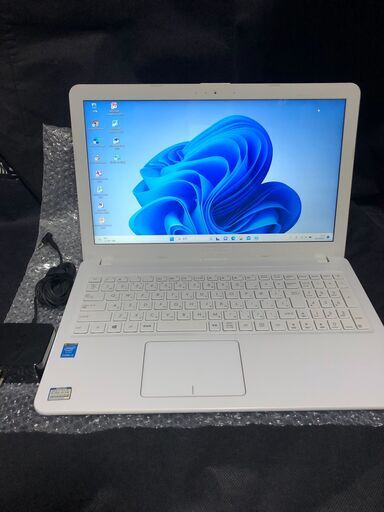ASUS VivoBook X540L(2016年春モデル) / Core i3 4005U(Haswell)1.7GHz搭載（2コア・4スレッド） / メモリー4GB / HDD-500GB /大画面15.6インチ液晶 /DVDスーパーマルチドライブ搭載 / Webカメラ / 無線LAN / USB Type-C / Windows11＋Office2010インストール済 / 薄型中古美品