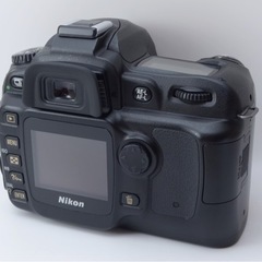 ★Nikon D50★S数約4000回●スマホ転送●すぐ使える  1ヶ月動作補償あり！ 安心のゆうパック代引き発送！ 送料、代引き手数料無料！
