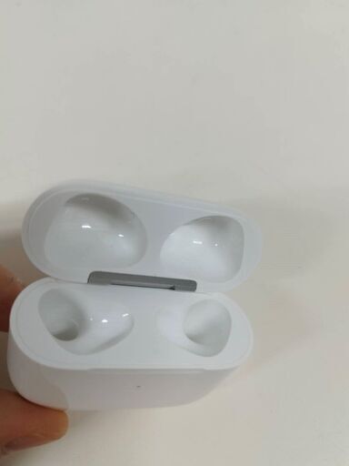 Apple AirPods 第3世代 MagSafe 充電ケースのみ (A2566)