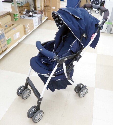 Aprica / アップリカ  軽量オート4輪両対面A形ベビーカー ラクーナ ビッテ クッション ネイビー 札幌市清田区