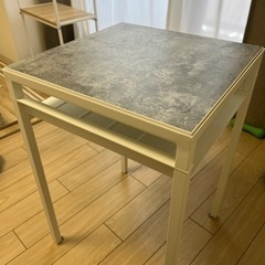 美品　IKEA サイドテーブル
