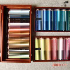 ダーウエント色鉛筆120色木箱入り