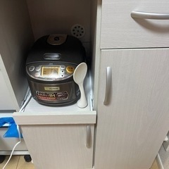 ニトリ 食器棚 ホワイト木目調