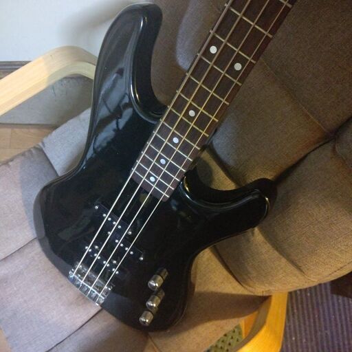 1986年製 Aria ProⅡ Precision Bass ギターケース、アンプ付き‼️