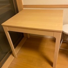 IKEA 4人掛けダイニングテーブル