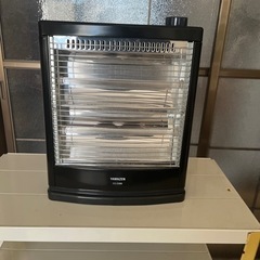 電熱線のストーブです。