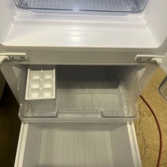 【付け替え両開き】2021年製　SHARPノンフロン2ドア冷蔵庫152L/ホワイト