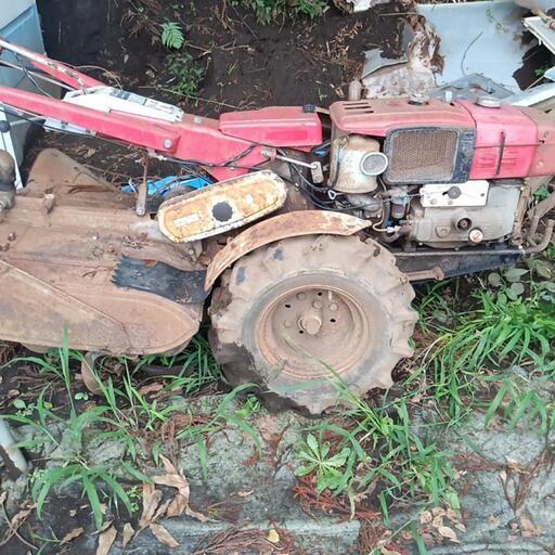 レトロな耕運機…暫く中断