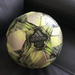 アディダス  adidas サッカーボール　SIZE5