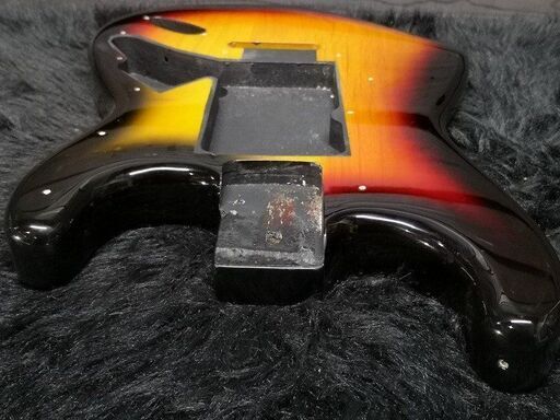 ◆全国発送可◆STリプレイスメントボディ・ピックガード付きサンバースト・ノイズレス加工品 G1P21661 ◇全国発送可◇STリプレイスメントボディ・ピックガード付きサン