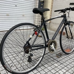 【クロスバイク】3x8段変速　700x28cタイヤ　前後タイヤ、チェーン、サドル、グリップ新品❗️若林自転車　膳所店　SALE中❗️