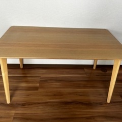 IKEAダイニングテーブル　椅子二脚