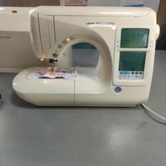 JUKIコンピュータ刺繍ミシンと刺繍機セット