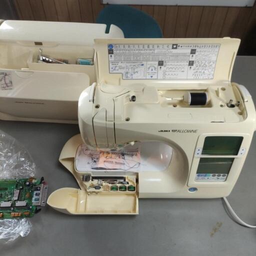 JUKIコンピュータ刺繍ミシンと刺繍機セット