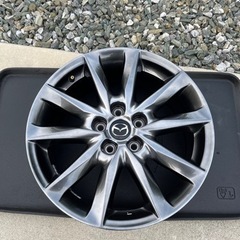 BMアクセラ　純正後期ホイール　18インチ