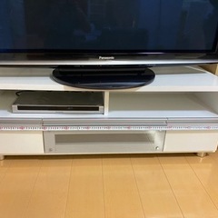 白いテレビ台