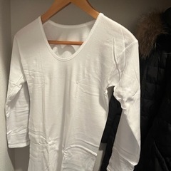 シンプル　レディース　UネックTシャツ　ホワイト　90円／枚