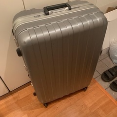 【取引中】サンコー　スーツケース　大型