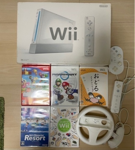Wii本体＋人気ソフト5本＋マリオカートハンドル
