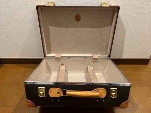 グローブトロッター　GLOBE TROTTER スーツケース