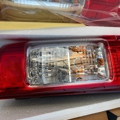ハイエース テールランプ 新車外し 7型 ハイエース 7型 テールランプ 新車外し