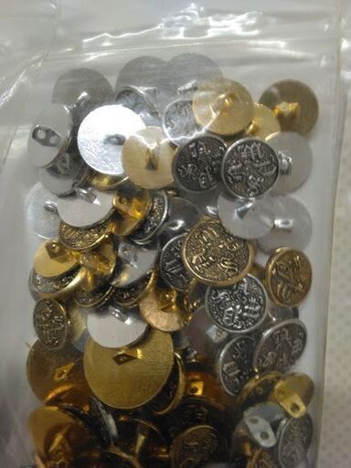 お気に入りの ○○特価金属ボタン10種類金属大小1箱分約300個ボタン その他
