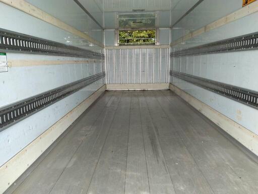 香取市】美品 ワイド幅 保冷コンテナ (No.Y-320) 長さ約630cm×幅245cm